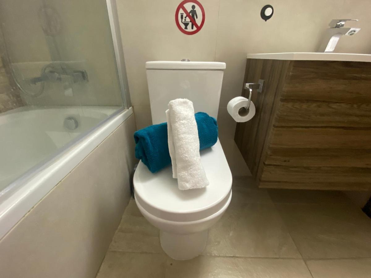 Philip Spacious Apartment Limassol Ngoại thất bức ảnh