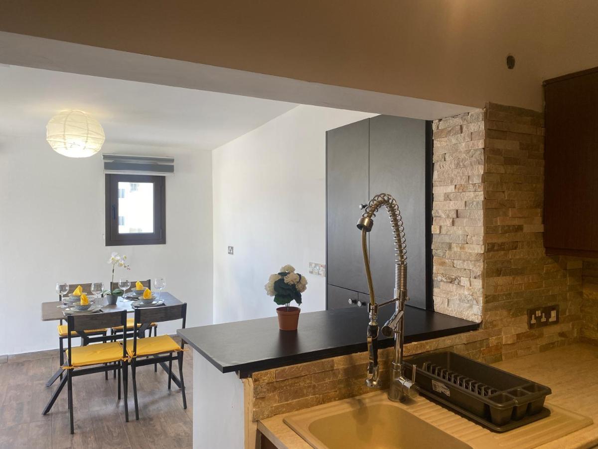 Philip Spacious Apartment Limassol Ngoại thất bức ảnh